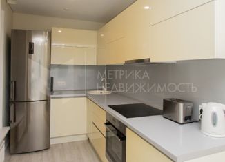 Продам 3-комнатную квартиру, 102 м2, посёлок городского типа Боровский, Советская улица, 26, ЖК Центральный