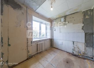 Продам 2-комнатную квартиру, 42 м2, Екатеринбург, улица Победы, 12, метро Проспект Космонавтов