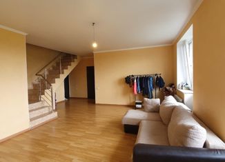 Продам четырехкомнатную квартиру, 101.6 м2, станица Ессентукская, улица Яблонька, 115