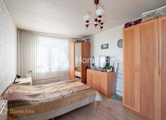 Продажа 3-комнатной квартиры, 69 м2, Москва, метро Строгино, улица Маршала Катукова, 13к2