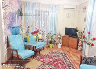 Продается двухкомнатная квартира, 41.4 м2, поселок городского типа Черноморский, улица Мира, 48