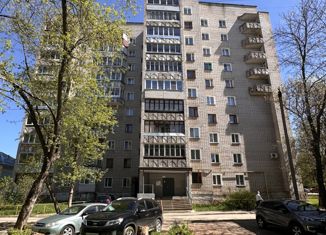 Продается 3-комнатная квартира, 65.5 м2, Киров, улица Пугачёва, 3А