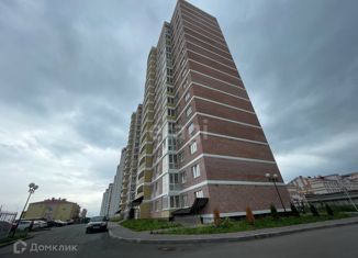 Продаю четырехкомнатную квартиру, 103 м2, Черкесск, улица Свободы, 62П