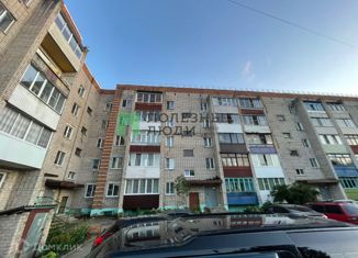 Продам трехкомнатную квартиру, 59 м2, Вязьма, микрорайон Берёзы, 14