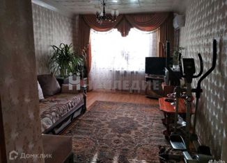 Продается 2-ком. квартира, 54 м2, Шахты, улица Островского, 1Б