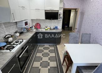 Продается двухкомнатная квартира, 62 м2, посёлок Боголюбово, Новая улица, 24