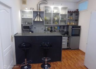 Сдам в аренду трехкомнатную квартиру, 92 м2, Москва, Васильевская улица, 2к1, Васильевская улица