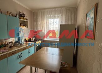 Продам 2-ком. квартиру, 51.5 м2, Татарстан, улица Комарова, 36