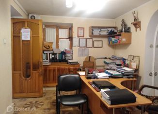 Продаю 4-комнатную квартиру, 78.9 м2, Севастополь, улица Адмирала Октябрьского, 15, Ленинский район