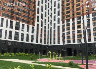 Продаю 3-комнатную квартиру, 57.2 м2, поселок Битца, Южный бульвар, 4