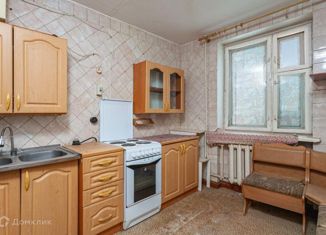 Продается трехкомнатная квартира, 65 м2, Евпатория, проспект Победы, 47