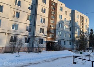 Двухкомнатная квартира на продажу, 52.6 м2, городской посёлок Кузнечное, улица Новостроек, 4