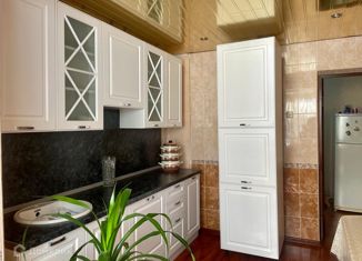 Продаю двухкомнатную квартиру, 52 м2, Грозный, 2-й микрорайон, улица Эсет Кишиевой, 33А