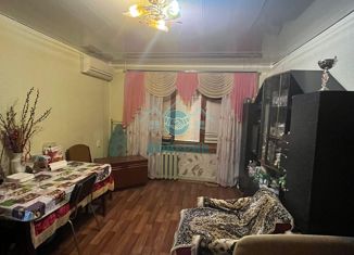 2-ком. квартира на продажу, 43.3 м2, Астраханская область, улица Николая Ветошникова, 11