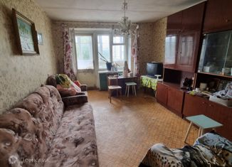 Продается трехкомнатная квартира, 60.4 м2, Кировград, улица Мамина-Сибиряка, 1