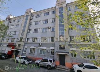 Продается трехкомнатная квартира, 70.4 м2, Владивосток, Светланская улица, 86, Ленинский район