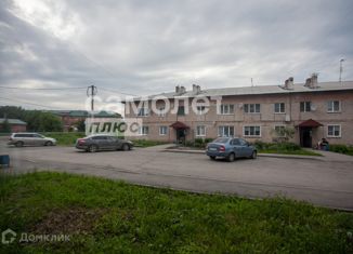 Продается трехкомнатная квартира, 59 м2, Кемеровская область, улица Н. Островского, 113