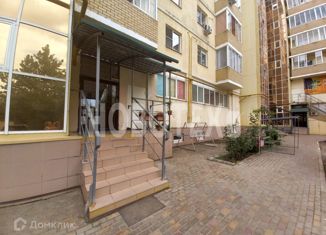 Продам 2-ком. квартиру, 56.8 м2, Абинск, улица Горького