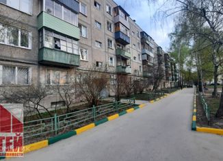 Продам трехкомнатную квартиру, 49 м2, Нижний Новгород, улица Героя Попова, 3, метро Пролетарская