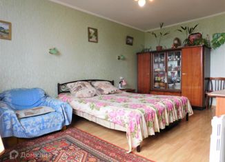 Продаю четырехкомнатную квартиру, 117 м2, Алупка, Севастопольское шоссе, 35