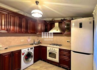 Продается трехкомнатная квартира, 75 м2, посёлок городского типа Семендер, проспект Казбекова, 45