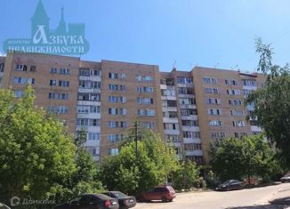 Продается двухкомнатная квартира, 48 м2, Смоленск, улица Валентины Гризодубовой, 1