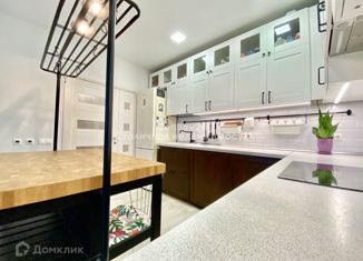 Продам 2-ком. квартиру, 63.4 м2, Москва, улица Поляны, 5Ак1, ЖК Столичные Поляны