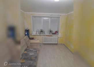 Продается 3-комнатная квартира, 62 м2, Азнакаево, улица Булгар, 30