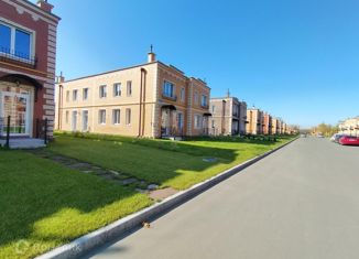 Продам 4-комнатную квартиру, 87 м2, село Новолуговое, 4-й квартал, 17/2