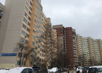Продается 3-комнатная квартира, 63.5 м2, Санкт-Петербург, улица Маршала Казакова, 10к1Е, метро Ленинский проспект