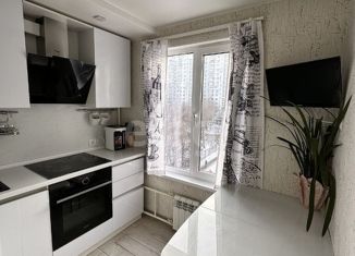 2-комнатная квартира на продажу, 44.2 м2, Москва, улица Маршала Катукова, 13к4, метро Строгино