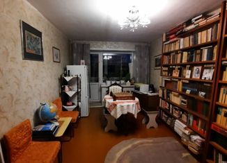 Продажа 2-комнатной квартиры, 44 м2, Углич, улица Академика А.И. Опарина, 57