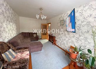 Продам четырехкомнатную квартиру, 97 м2, Осинники, улица Победы, 44