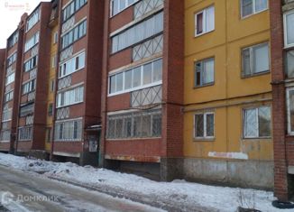 Продается 2-ком. квартира, 43 м2, Екатеринбург, улица Миномётчиков, 44, улица Миномётчиков