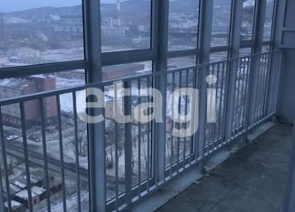 Продаю 1-комнатную квартиру, 41 м2, Красноярск, улица Александра Матросова, 32