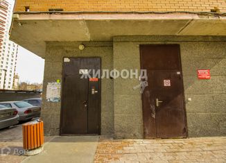 Продаю комнату, 14 м2, Новосибирск, улица Галущака, 11, метро Гагаринская