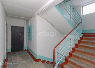 Продажа трехкомнатной квартиры, 64.3 м2, Омск, проспект Комарова, 5