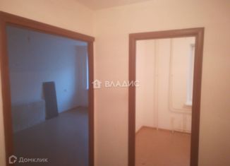 Сдается однокомнатная квартира, 36 м2, село Мариинский, Лазурная улица, 33