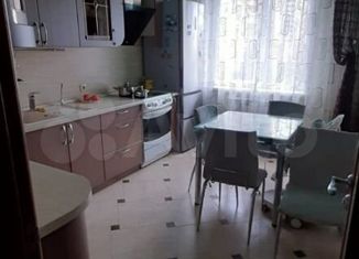 Сдается в аренду 3-ком. квартира, 64 м2, Старый Оскол, микрорайон Восточный, 14