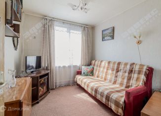 Продажа трехкомнатной квартиры, 41.2 м2, Санкт-Петербург, Ленинский проспект, 147к5, метро Московская