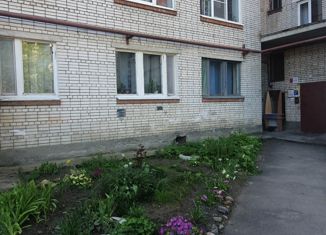 Продам 2-ком. квартиру, 50.1 м2, Петергоф, Ропшинское шоссе, 11А