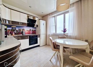 Продаю трехкомнатную квартиру, 79 м2, Москва, улица Академика Комарова, 3к2, улица Академика Комарова