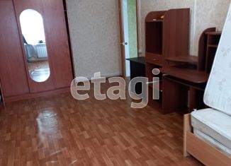 Продаю 2-ком. квартиру, 62 м2, поселок городского типа Уренгой, улица Геологов, 38