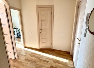 Продам 1-комнатную квартиру, 38 м2, Набережные Челны, улица Виктора Полякова, 12Б, ЖК Просторы