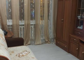 Сдам в аренду 3-ком. квартиру, 54.56 м2, Красное Село, улица Лермонтова, 2