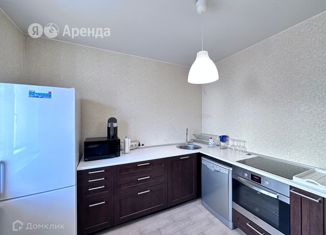 3-комнатная квартира в аренду, 85 м2, Санкт-Петербург, Парашютная улица, 56к3, муниципальный округ Коломяги