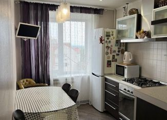 Продаю 2-комнатную квартиру, 47 м2, Азов, улица Толстого, 58