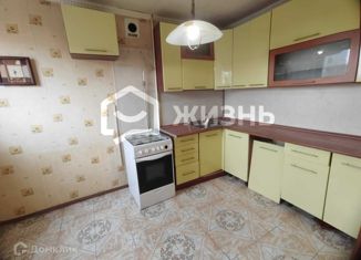 Продаю 3-ком. квартиру, 58 м2, Екатеринбург, Ольховская улица, 23, Ольховская улица