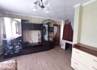 Продам 2-ком. квартиру, 44 м2, Апшеронск, улица Ворошилова, 32