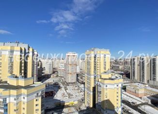 Продается 3-ком. квартира, 63.7 м2, Екатеринбург, метро Чкаловская, улица Сурикова, 63/2